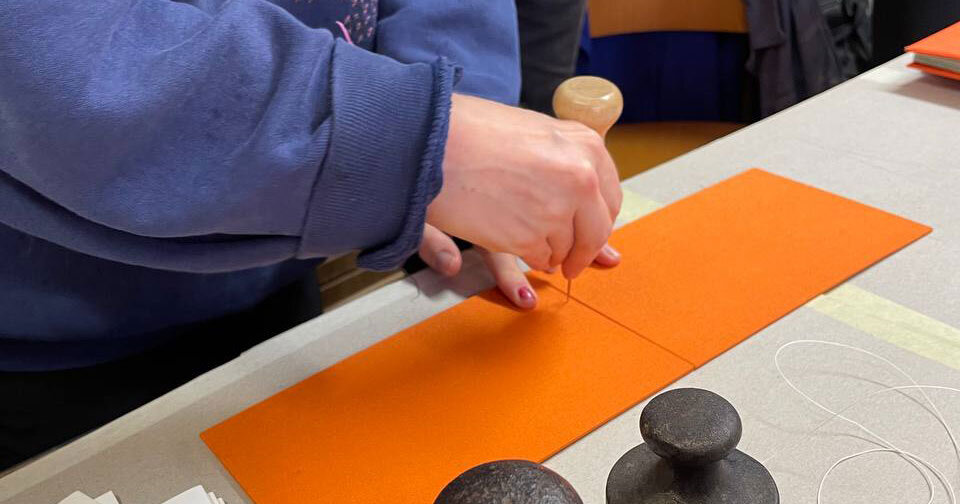 Workshop: Buchstäblich Buchbinden